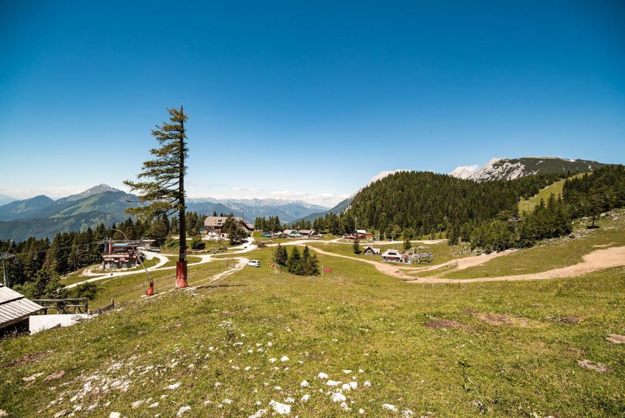 Apartments Zvoh, Krvavec, Ski-In, Ski-Out Церкле на Горенскем Екстериор снимка
